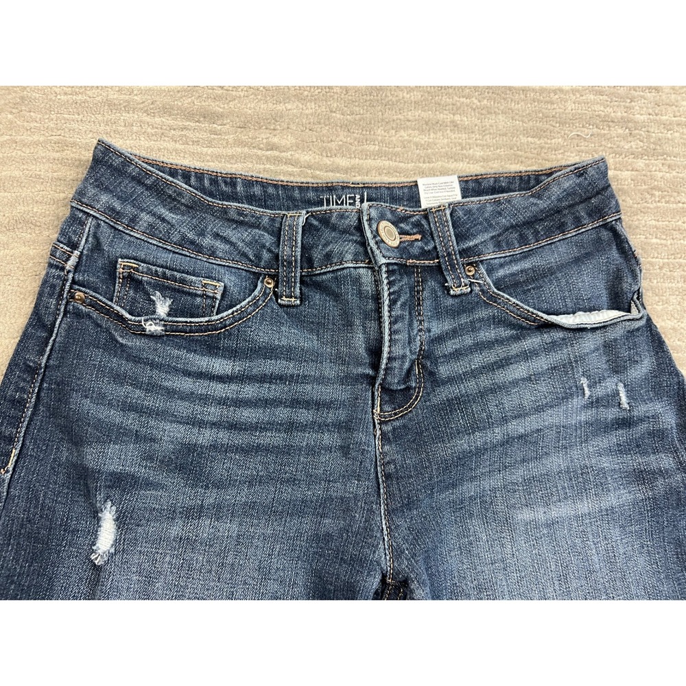 Time and Tru Denim Shorts Womens 4 Blue Mid-Rise Distressed Raw Hem Dark Wash - Picture 2 of 15